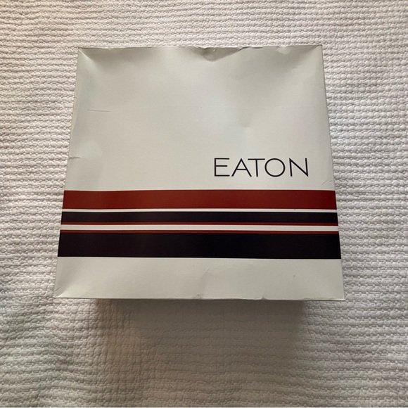 Vintage Scarves 🧣 Box full of vintage scarves ranging for the 50’s to the 60’s - Picture 2 of 3